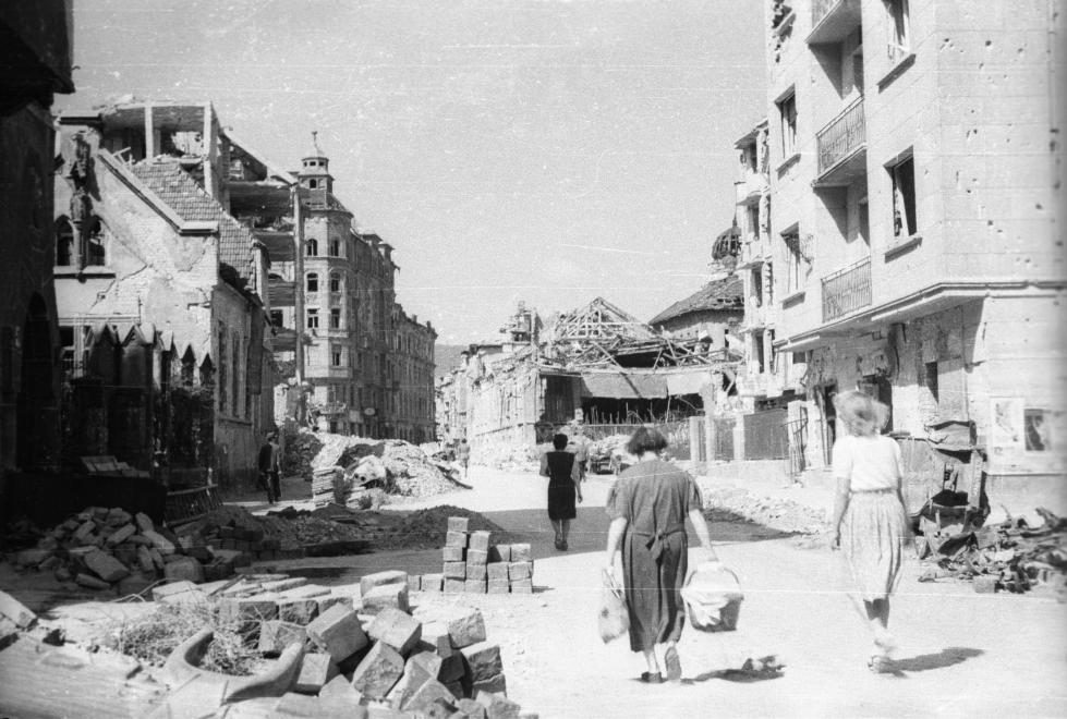 Budapest in 1945. Photo: fortepan.hu